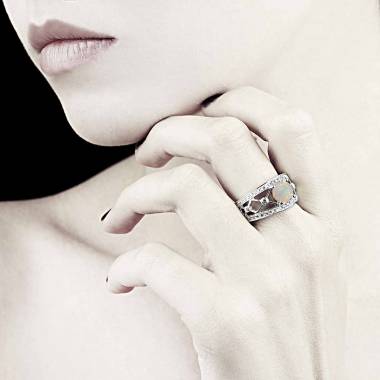 Bague opale blanche Regina...